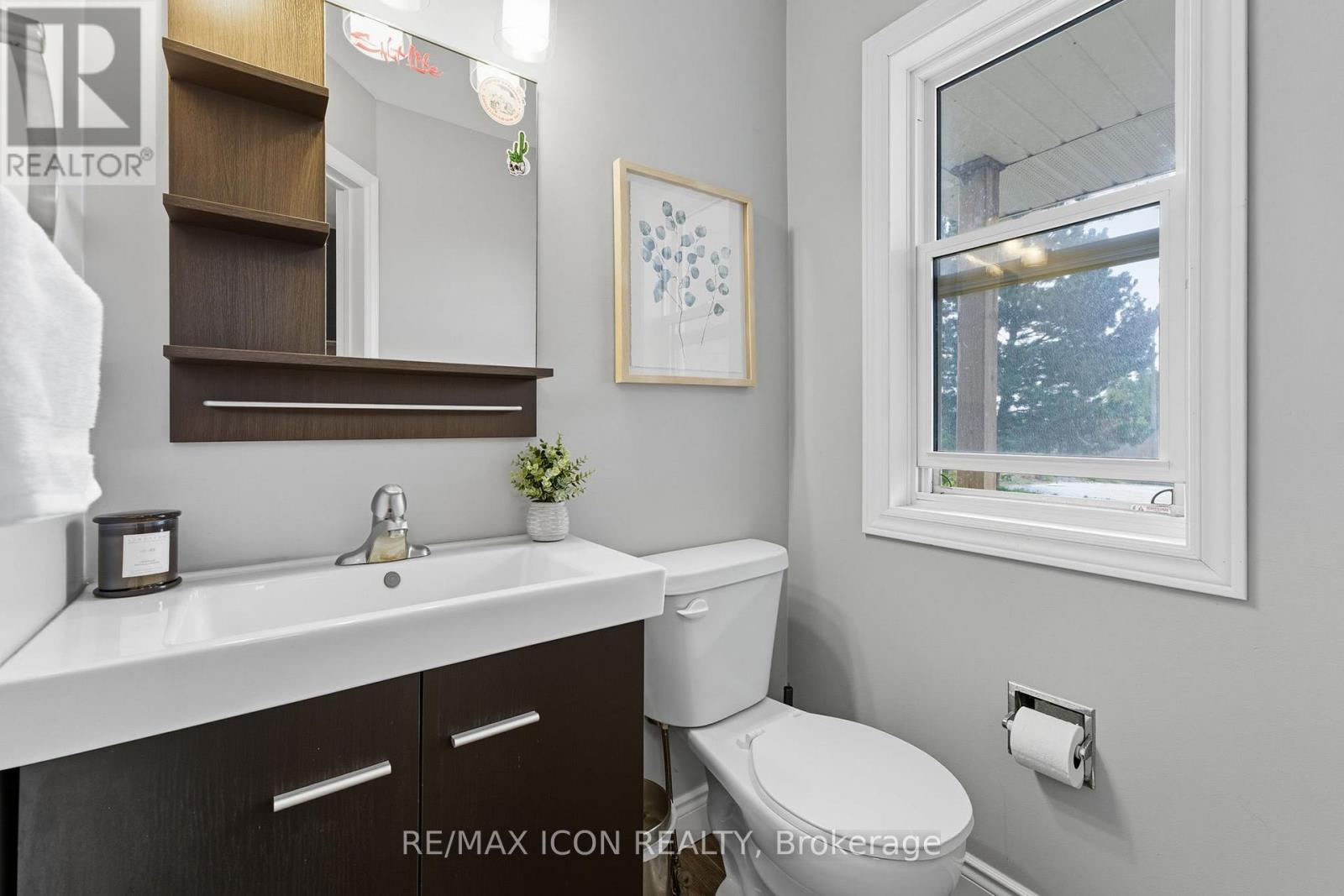 250 Inglis Street, North Dumfries, Ontario  N0B 1E0 - Photo 16 - X12415466