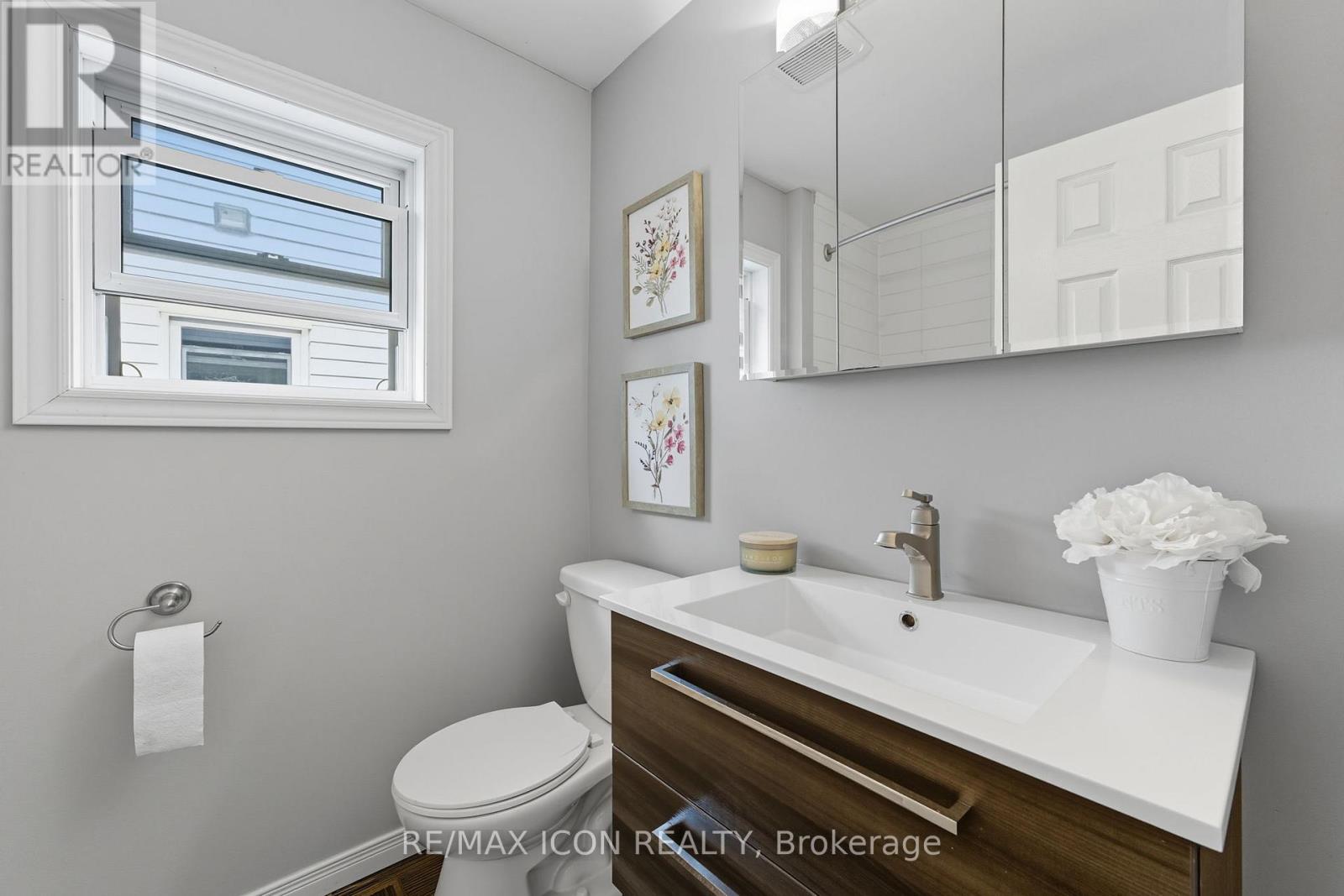 250 Inglis Street, North Dumfries, Ontario  N0B 1E0 - Photo 19 - X12415466