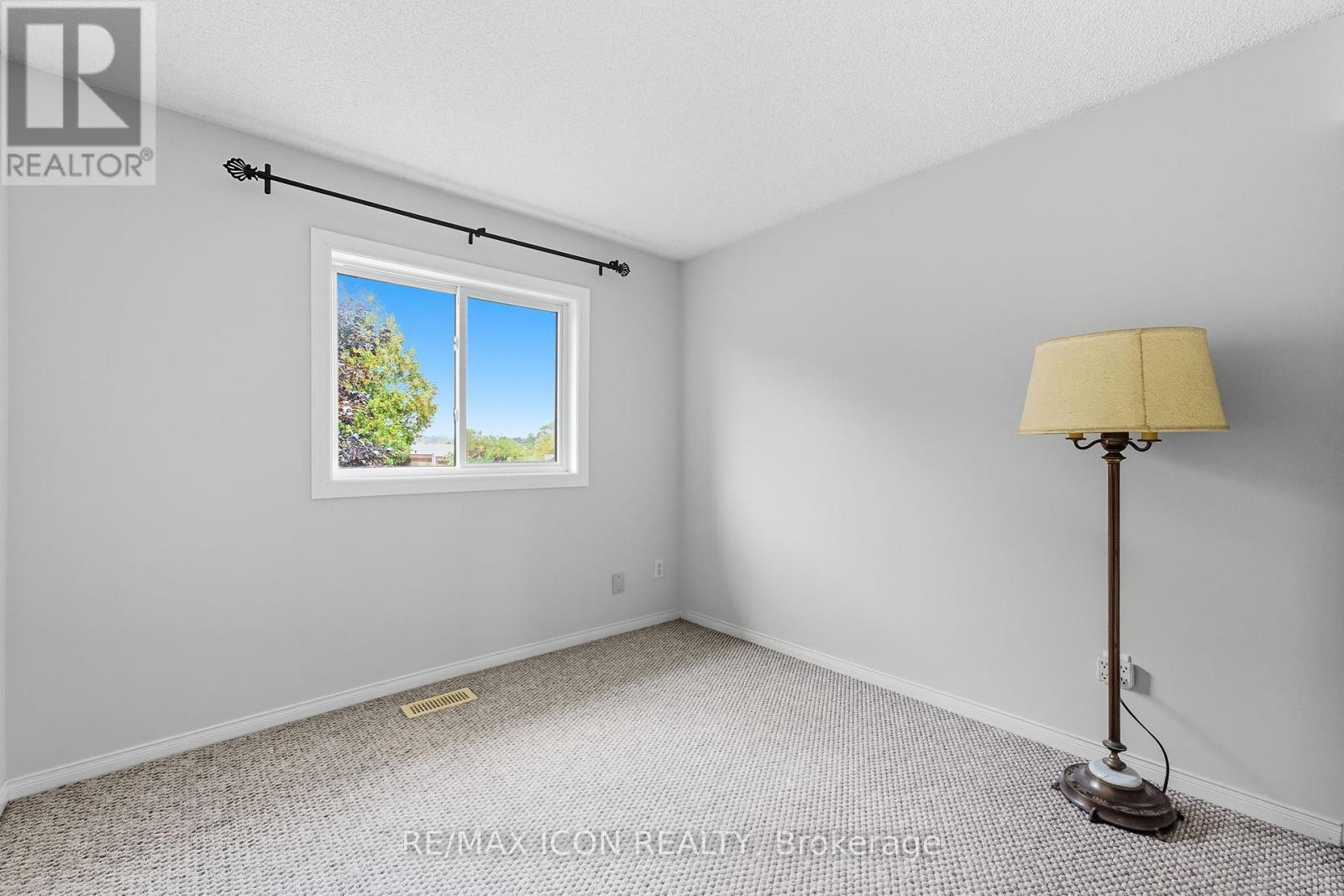 250 Inglis Street, North Dumfries, Ontario  N0B 1E0 - Photo 21 - X12415466