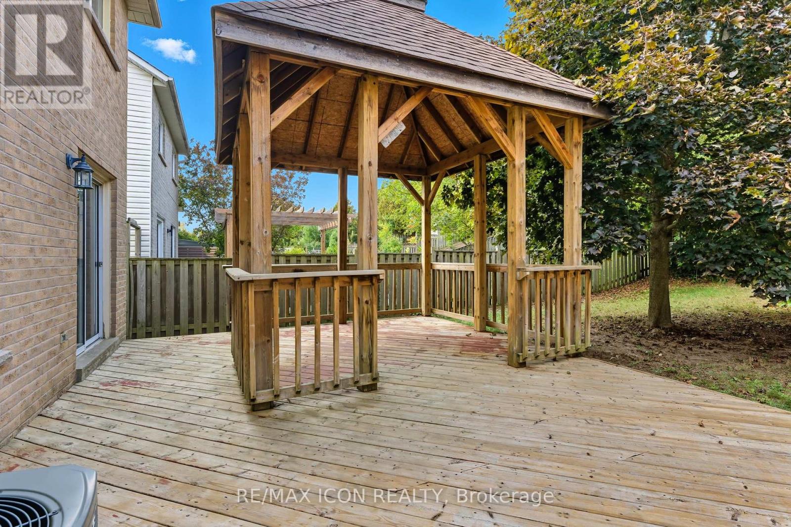250 Inglis Street, North Dumfries, Ontario  N0B 1E0 - Photo 25 - X12415466