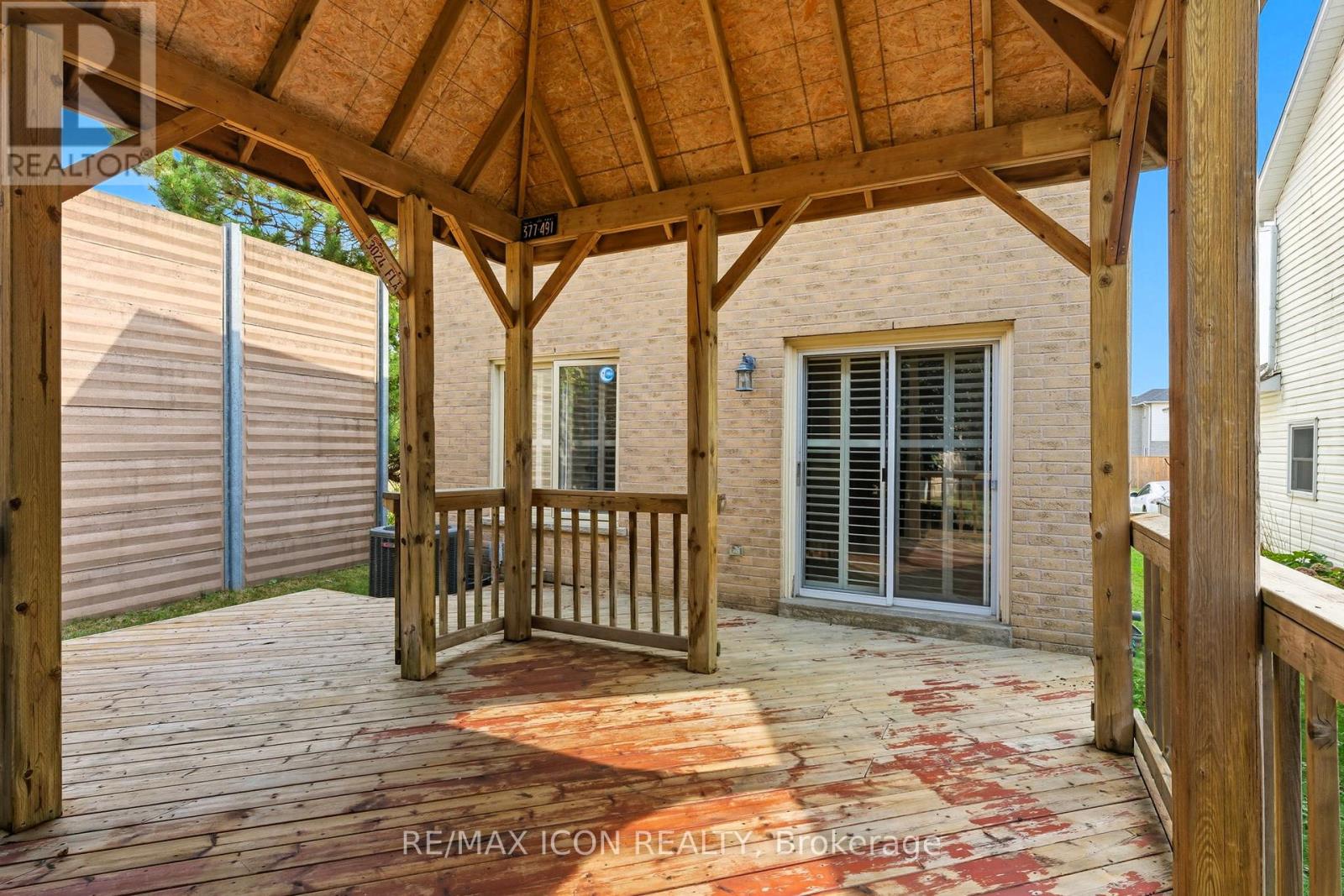250 Inglis Street, North Dumfries, Ontario  N0B 1E0 - Photo 27 - X12415466