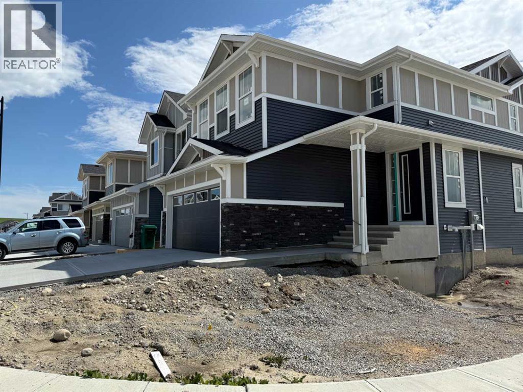 140 Sundown Crescent, Cochrane, Alberta  T4C 1Y3 - Photo 3 - A2204804