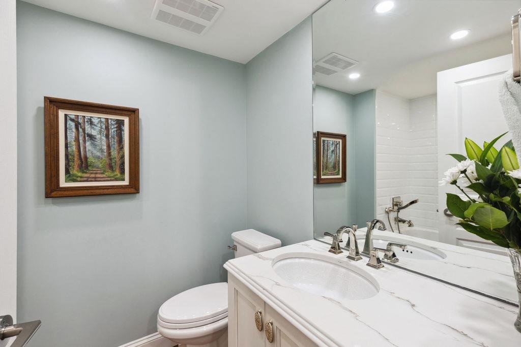 220 15210 Pacific Avenue, White Rock, British Columbia  V4B 5L2 - Photo 6 - R3048932