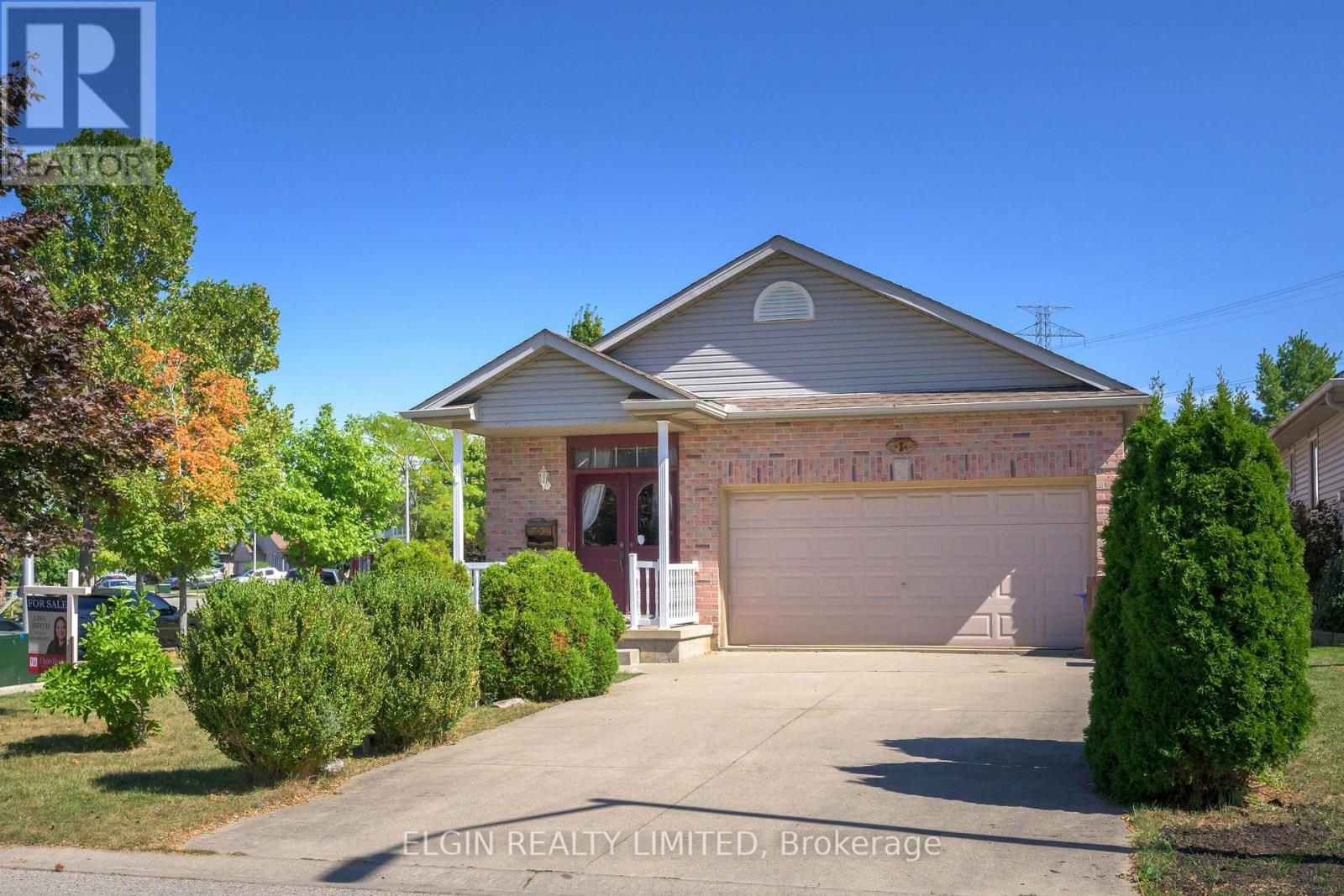 1 Magnolia Court, St. Thomas, Ontario  N5P 4N3 - Photo 1 - X12415682