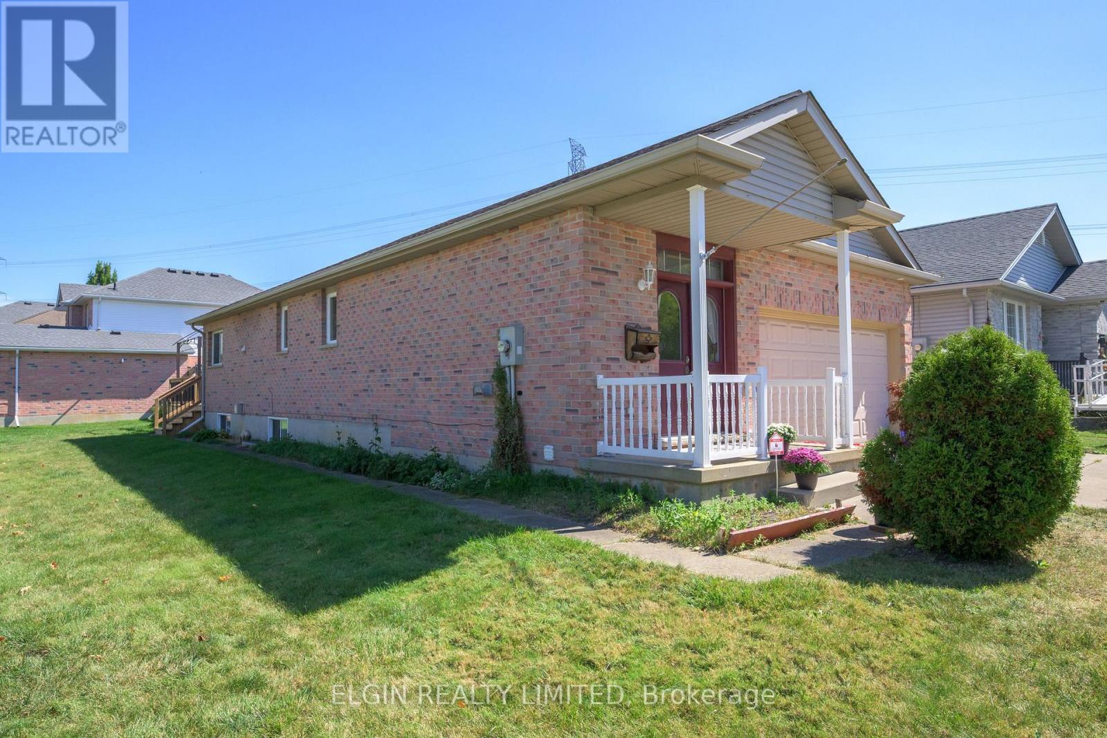 1 Magnolia Court, St. Thomas, Ontario  N5P 4N3 - Photo 3 - X12415682