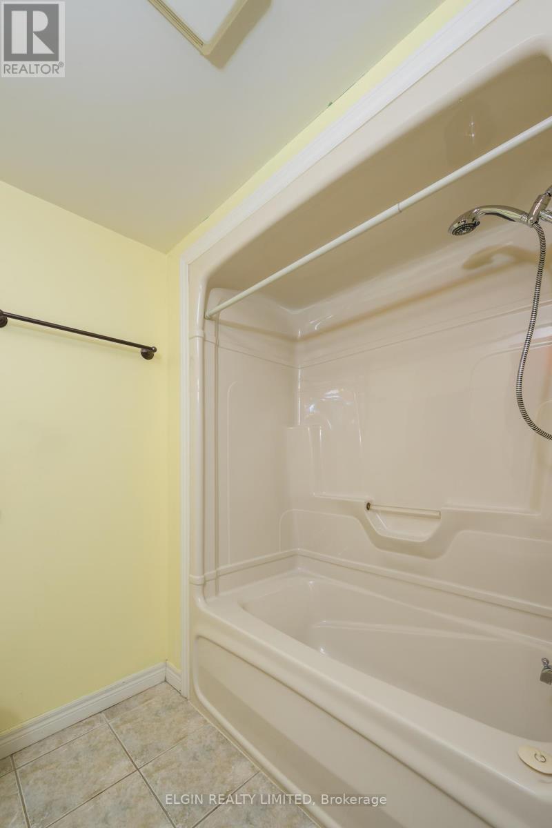 1 Magnolia Court, St. Thomas, Ontario  N5P 4N3 - Photo 38 - X12415682
