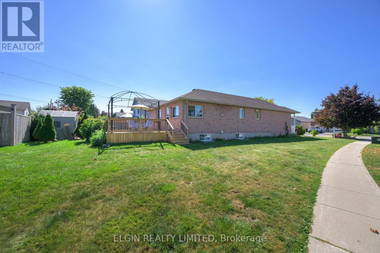 1 Magnolia Court, St. Thomas, Ontario  N5P 4N3 - Photo 5 - X12415682