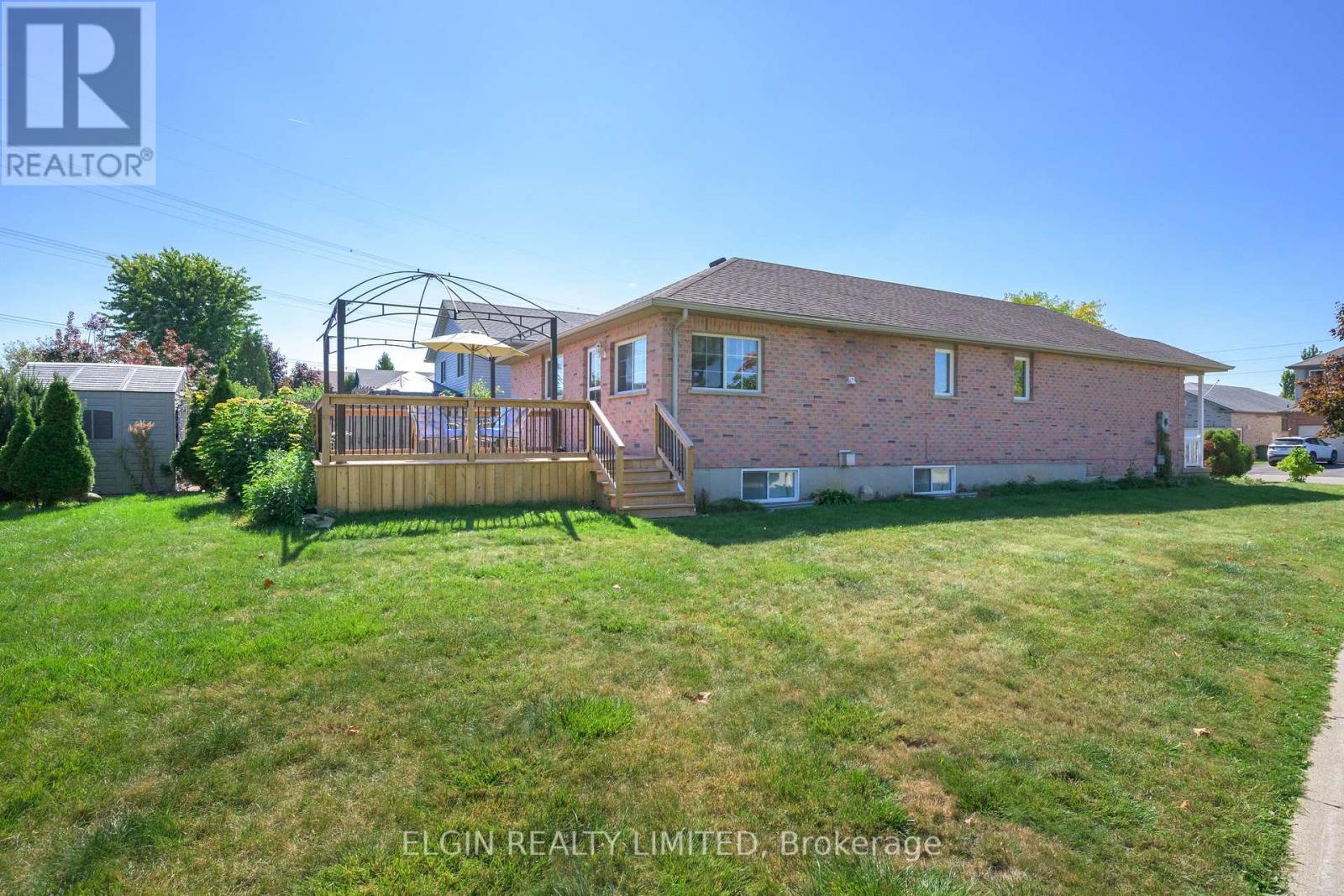 1 Magnolia Court, St. Thomas, Ontario  N5P 4N3 - Photo 6 - X12415682
