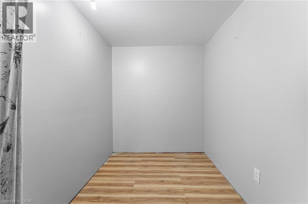 Photo 28 of 40 for 27 Locke Avenue