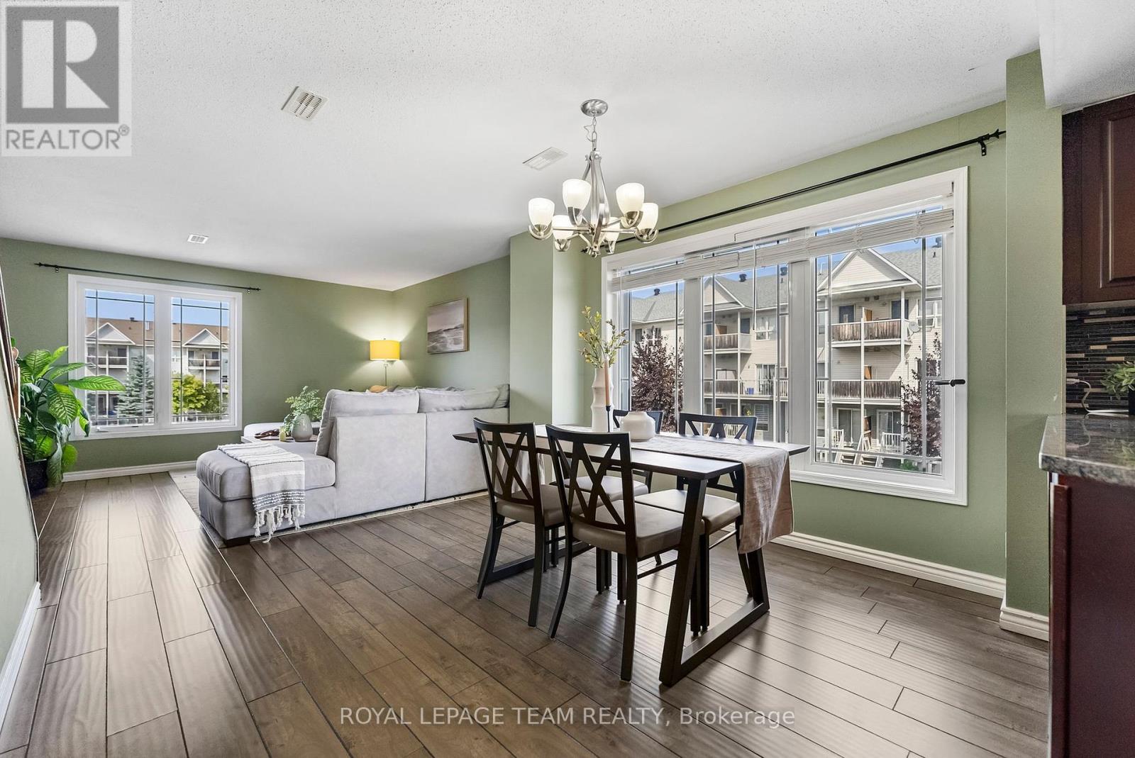 368 Crownridge Drive, Ottawa, Ontario  K2M 3A4 - Photo 5 - X12415681