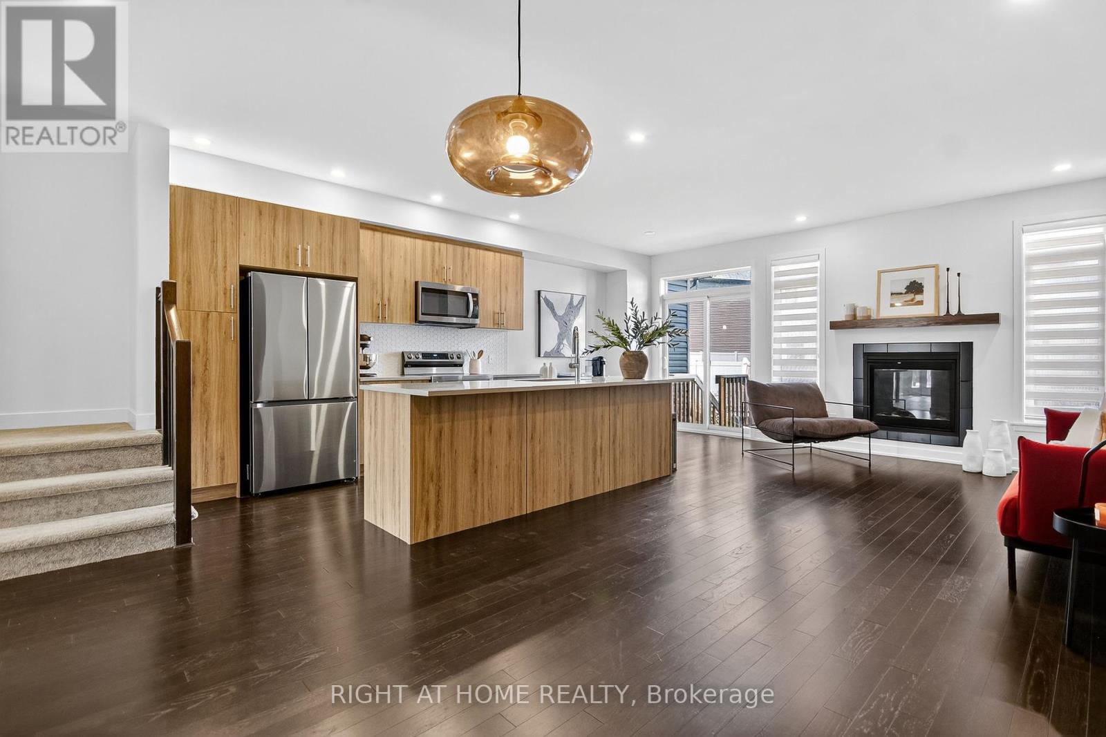 2329 Goldhawk Drive, Ottawa, Ontario  K2S 2X3 - Photo 9 - X12415739