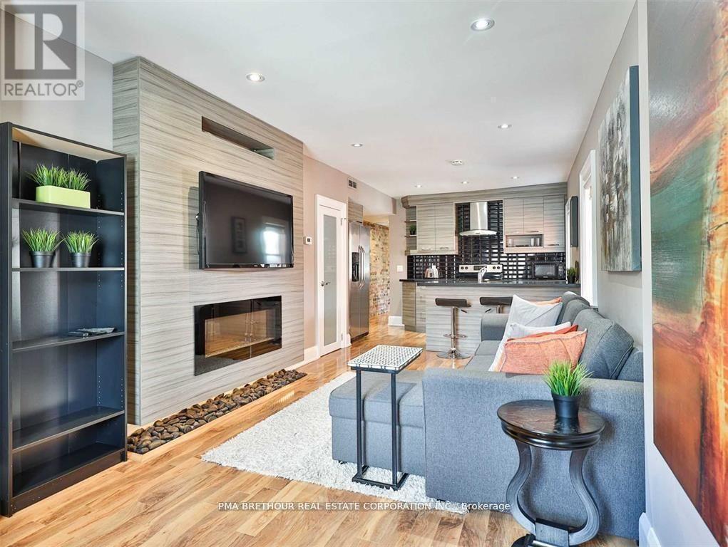 4 Belle Ayre Boulevard, Toronto, Ontario  M4S 2P7 - Photo 2 - C12415549