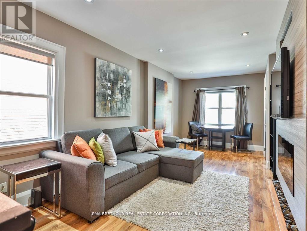 4 Belle Ayre Boulevard, Toronto, Ontario  M4S 2P7 - Photo 3 - C12415549