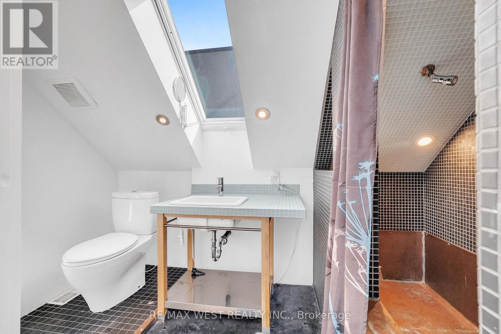 53 Argyle Street, Toronto, Ontario  M6J 1N8 - Photo 24 - C12415559