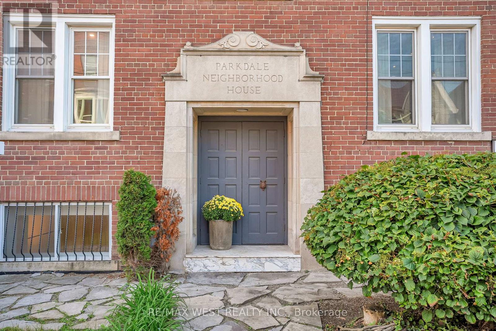 53 Argyle Street, Toronto, Ontario  M6J 1N8 - Photo 4 - C12415559