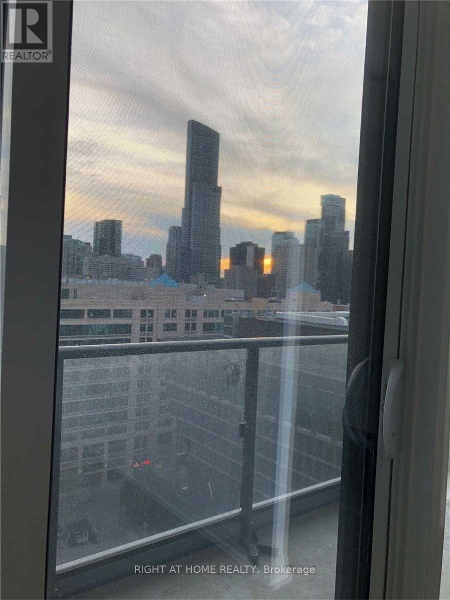 1925 - 251 Jarvis Street E, Toronto, Ontario  M5B 0C3 - Photo 11 - C12415640