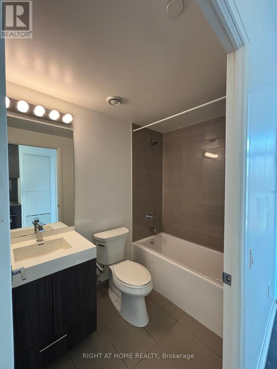 1925 - 251 Jarvis Street E, Toronto, Ontario  M5B 0C3 - Photo 14 - C12415640