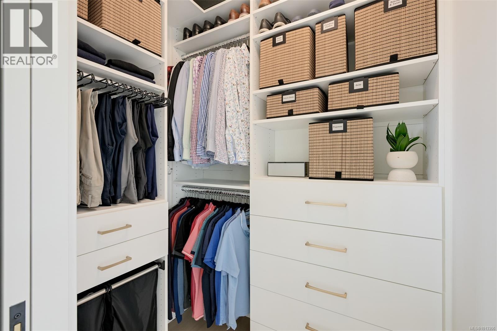 717 Robleda Cres, Victoria, British Columbia  V8S 3K6 - Photo 44 - 1013306