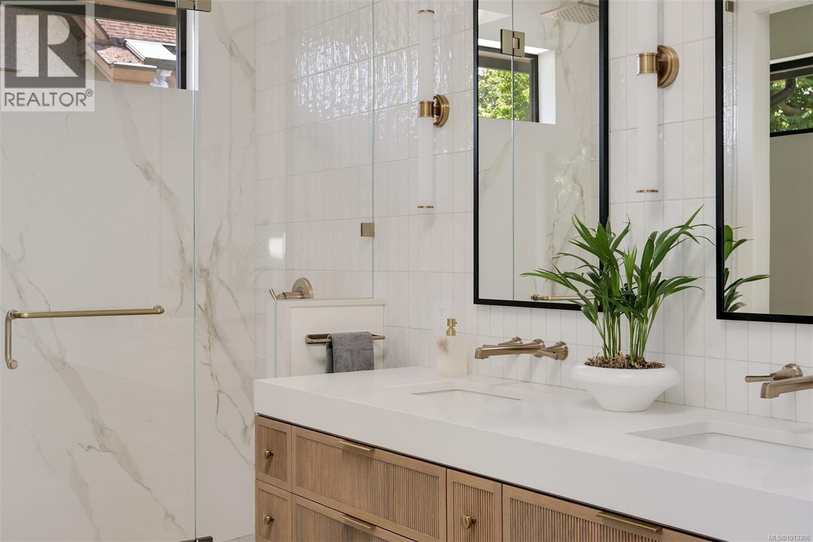 717 Robleda Cres, Victoria, British Columbia  V8S 3K6 - Photo 50 - 1013306