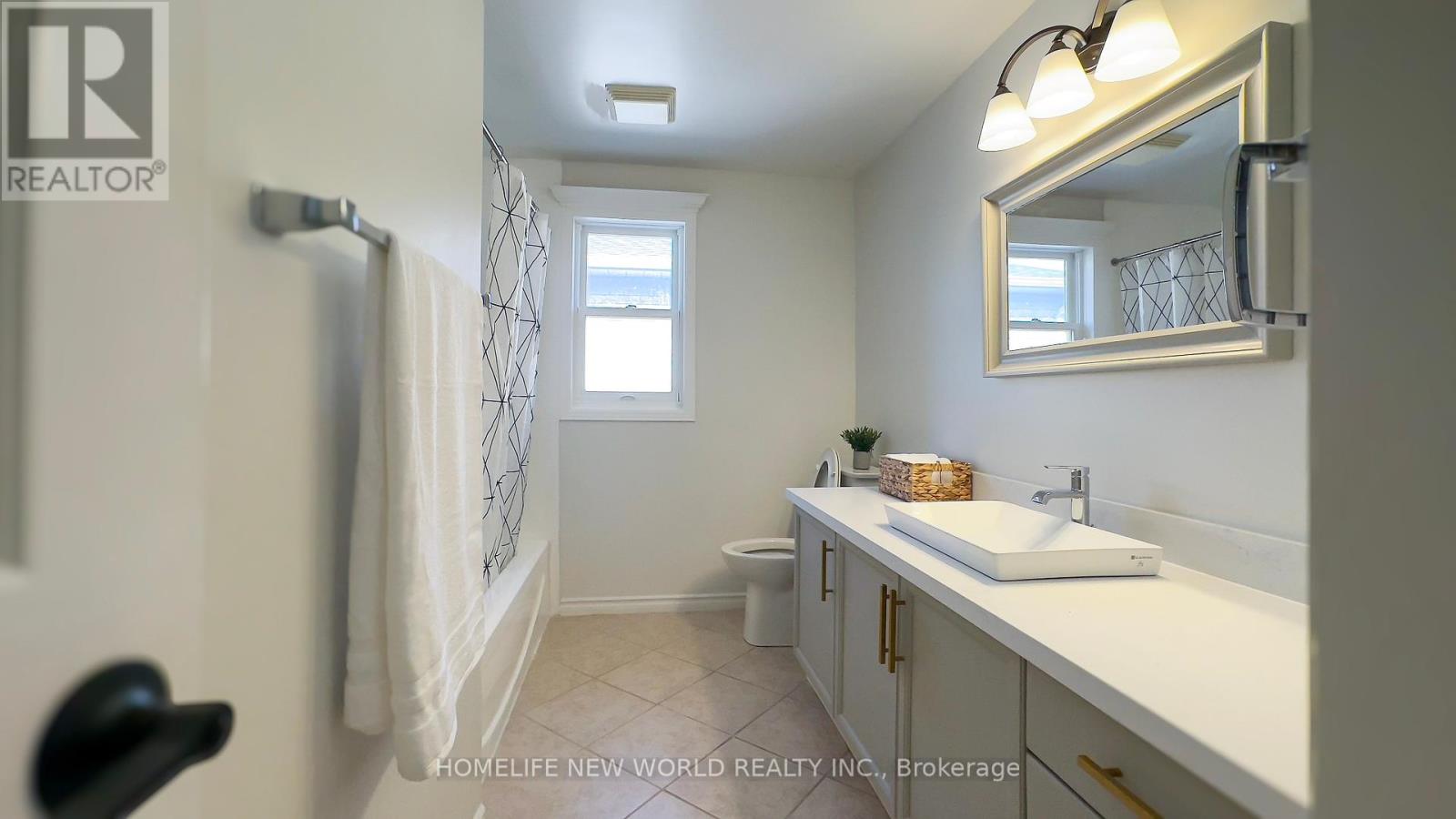 35 Chipperfield Crescent, Whitby, Ontario  L1R 1P1 - Photo 21 - E12415510