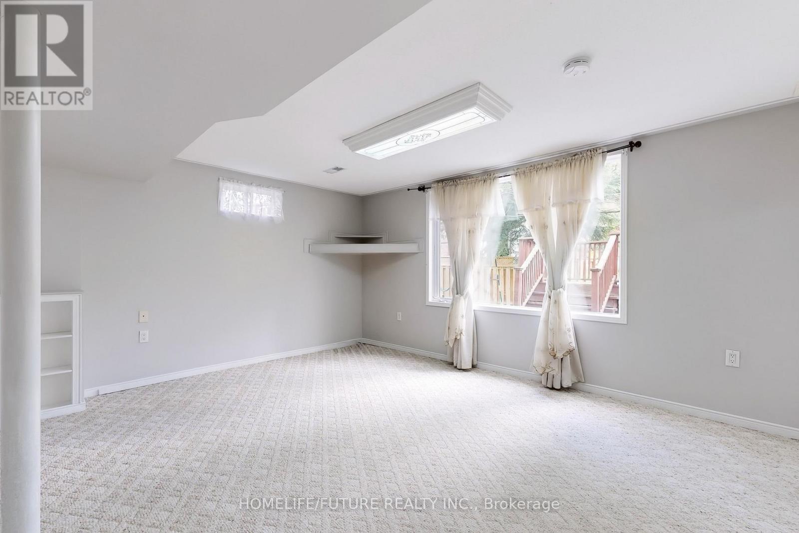 1595 Deerhurst Court, Pickering, Ontario  L1V 6Y7 - Photo 35 - E12415516