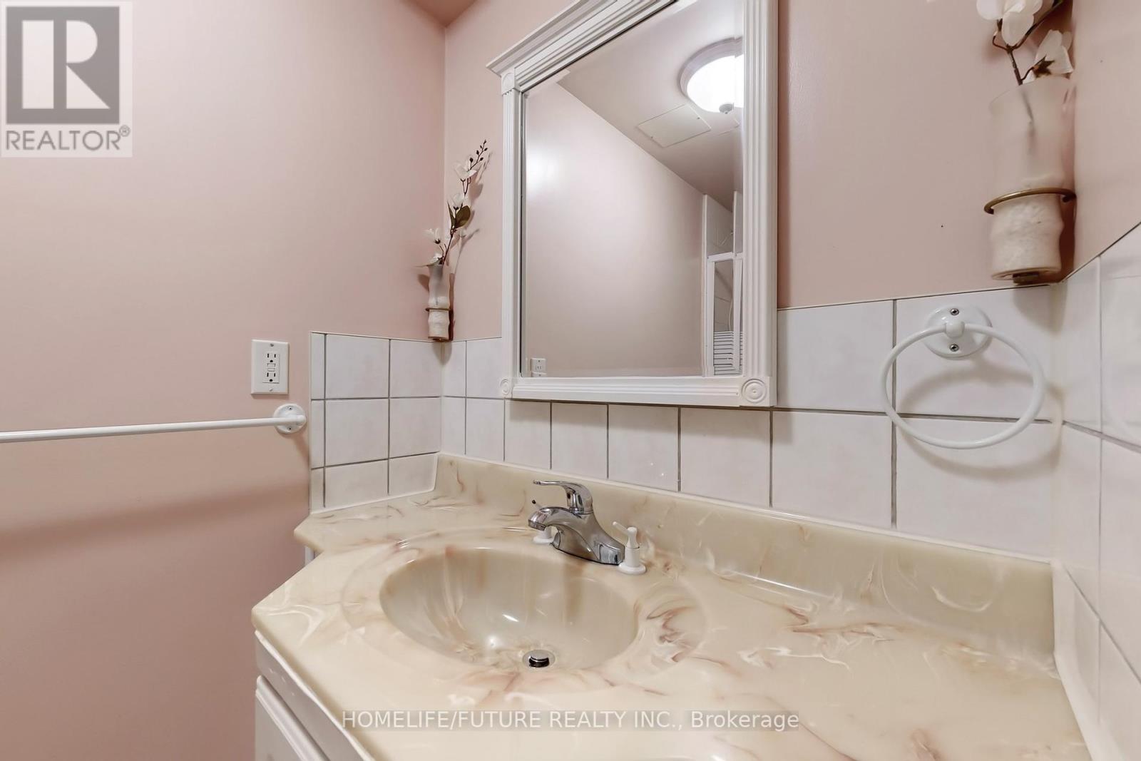 1595 Deerhurst Court, Pickering, Ontario  L1V 6Y7 - Photo 43 - E12415516
