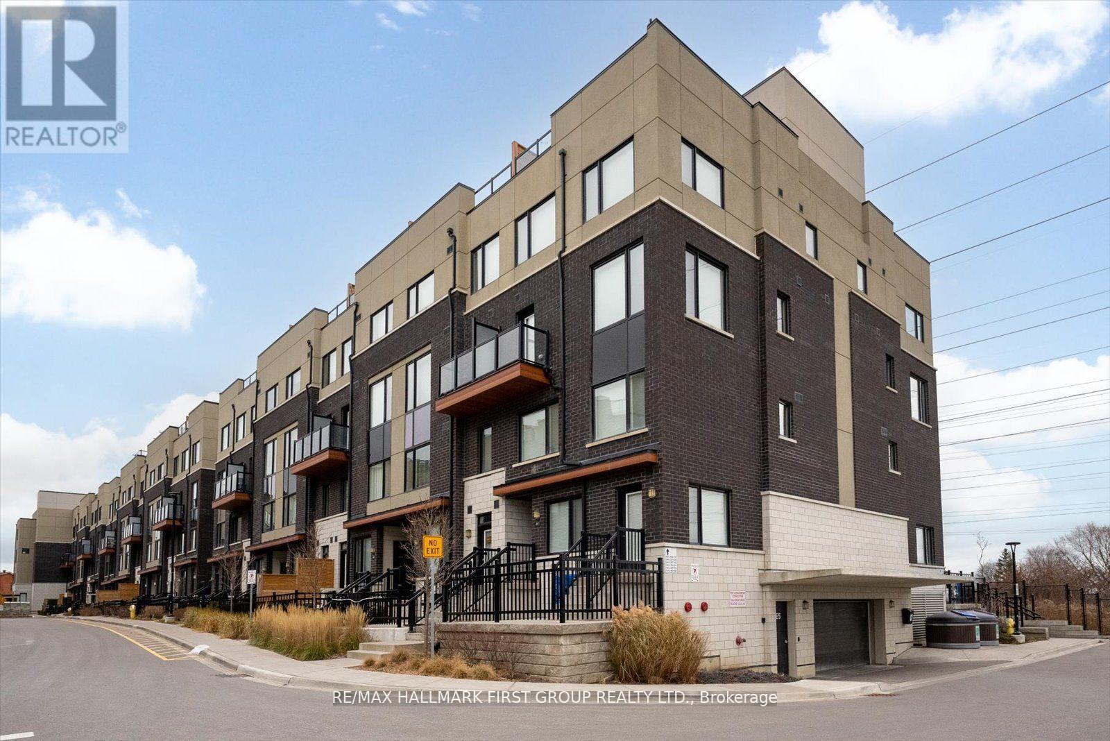 Pickering (Town Centre) Row / Townhouse for sale:  2 bedroom 900 sq.ft. (Listed 2025-09-26)