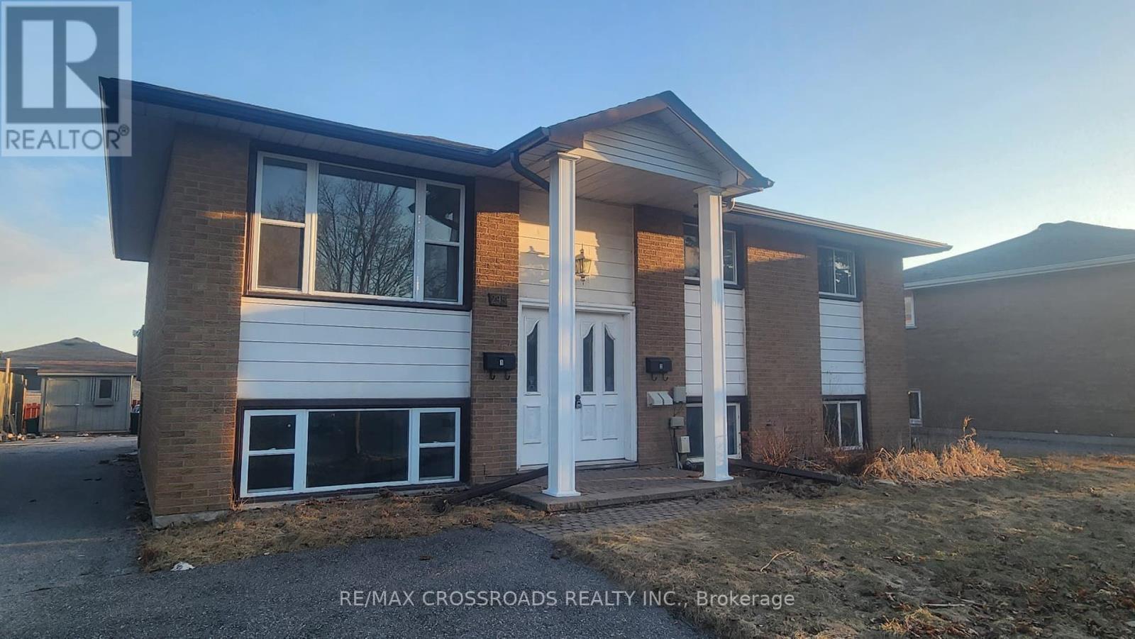 Lower - 295 Dwight Avenue E, Oshawa, Ontario  L1J 1K8 - Photo 1 - E12415642