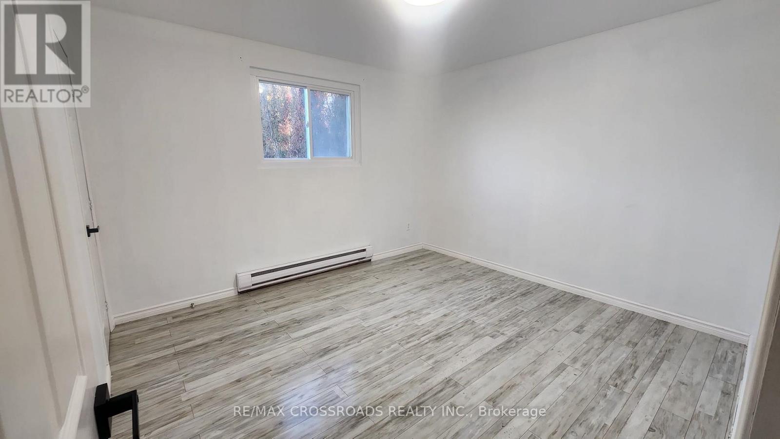 Lower - 295 Dwight Avenue E, Oshawa, Ontario  L1J 1K8 - Photo 3 - E12415642