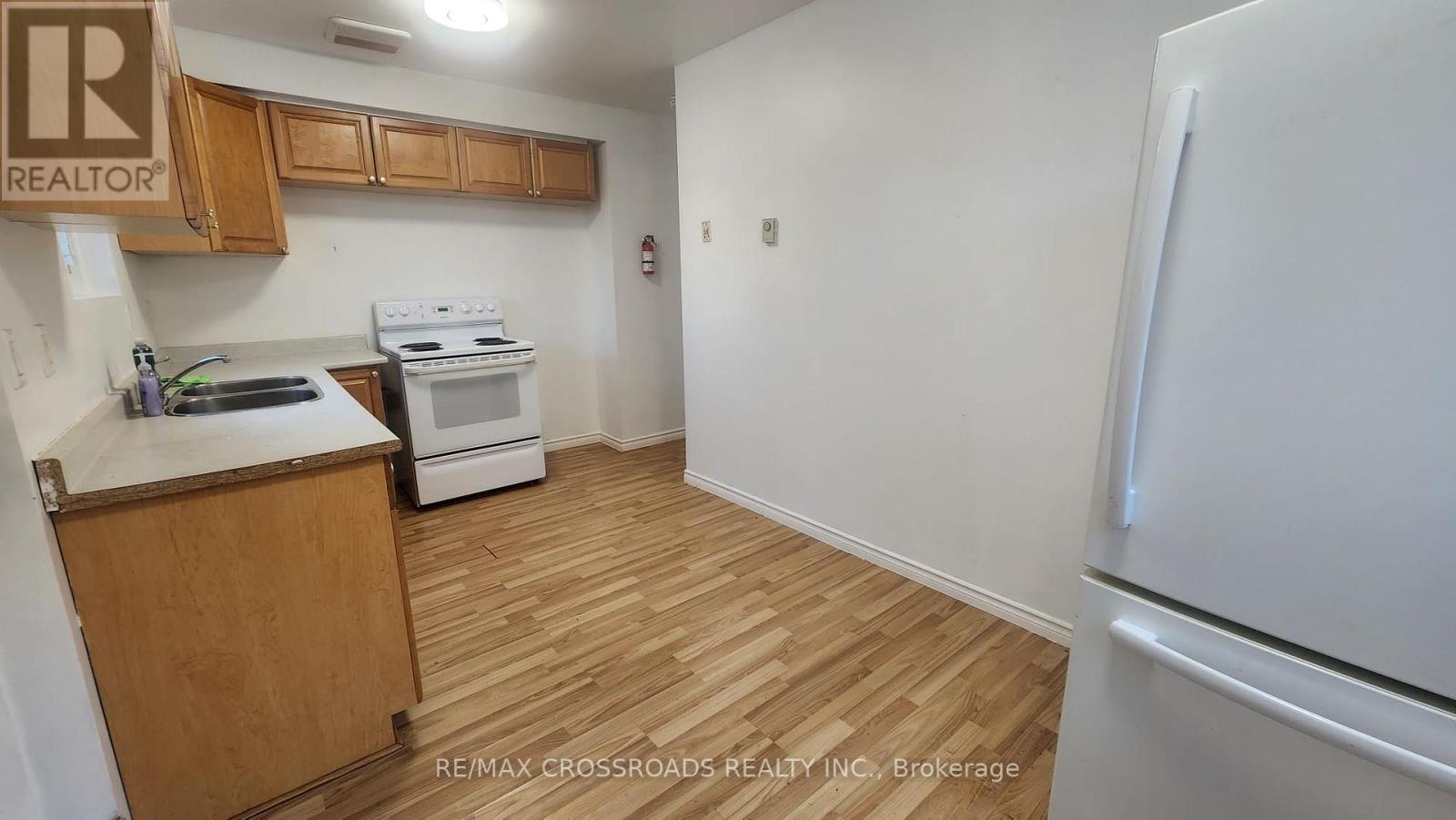 Lower - 295 Dwight Avenue E, Oshawa, Ontario  L1J 1K8 - Photo 6 - E12415642