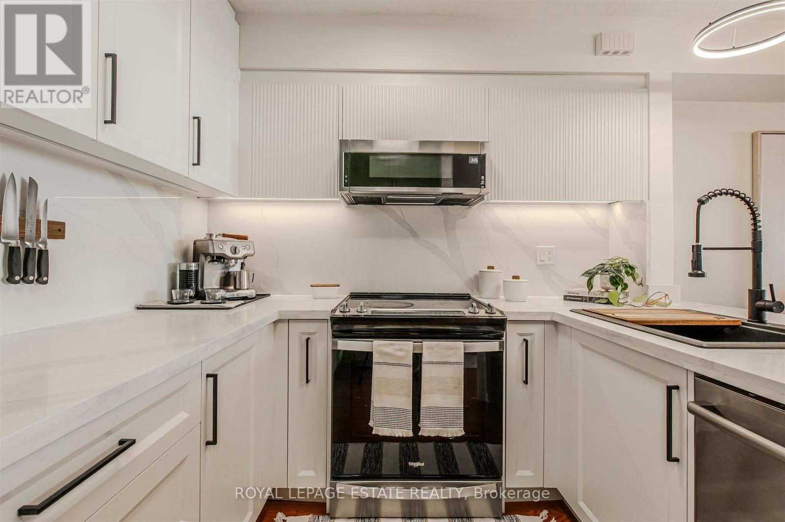 32 - 1209 Queen Street E, Toronto, Ontario  M4M 3H4 - Photo 2 - E12415643