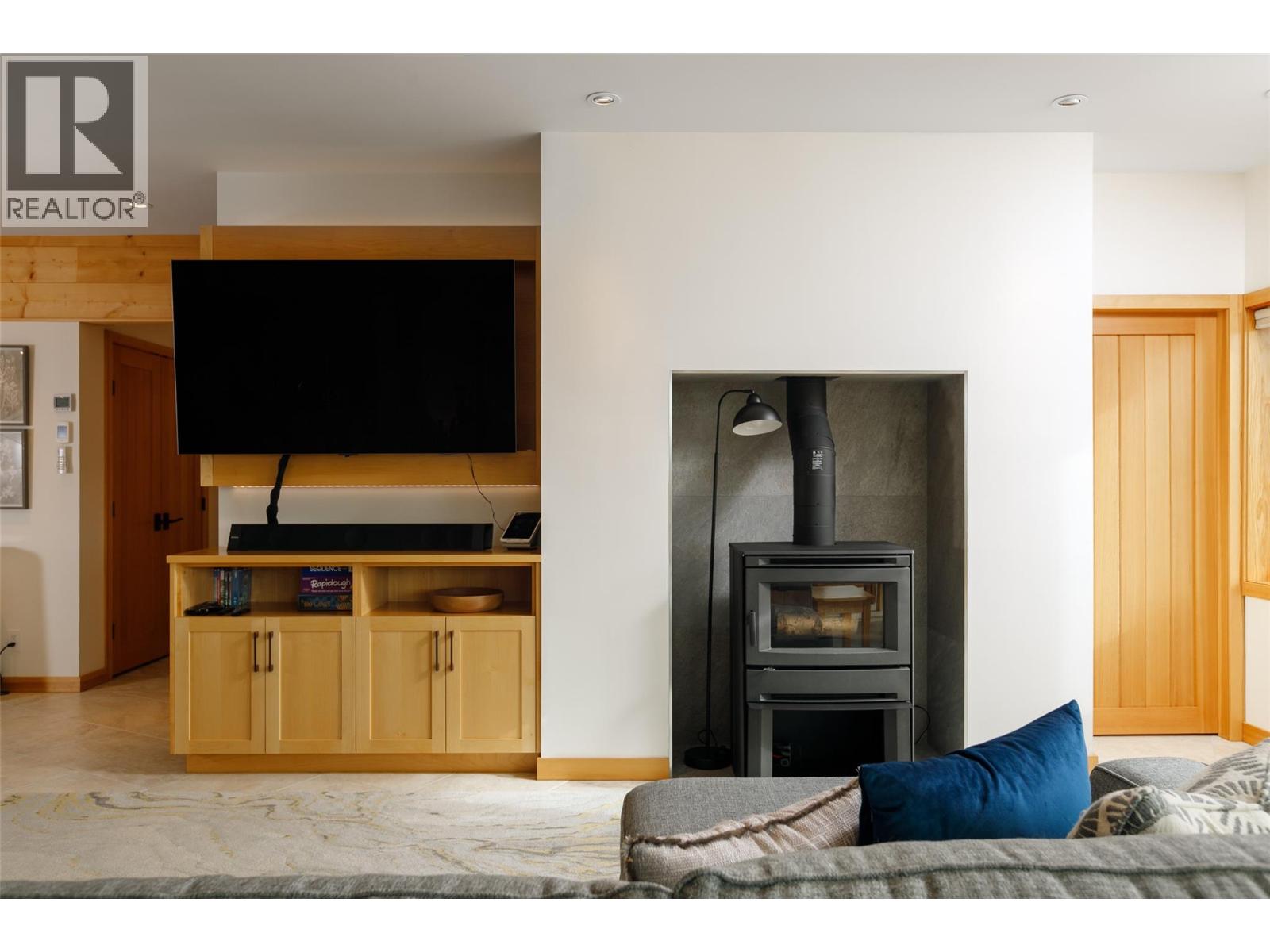 8100, 8104 Silver Star Road, Vernon, British Columbia  V1B 3N1 - Photo 31 - 10363520