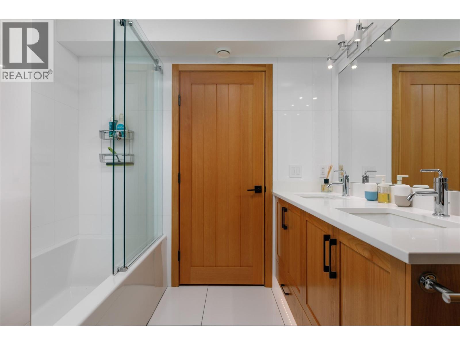 8100, 8104 Silver Star Road, Vernon, British Columbia  V1B 3N1 - Photo 64 - 10363520