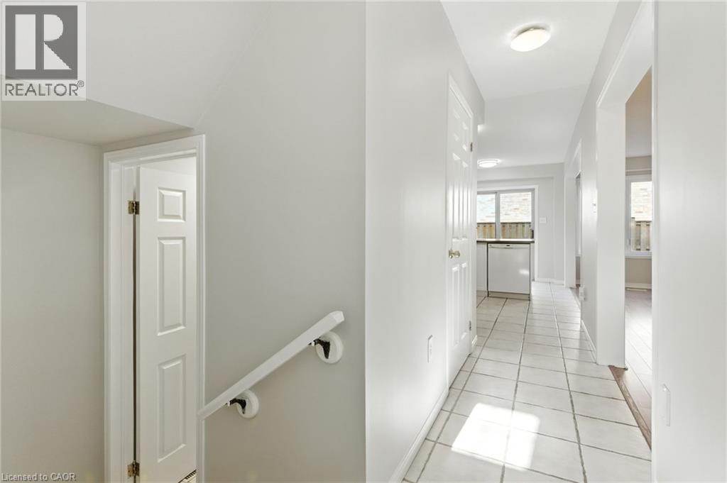 1283 Blanshard Drive Unit# 2, Burlington, Ontario  L7M 4T8 - Photo 5 - 40771262