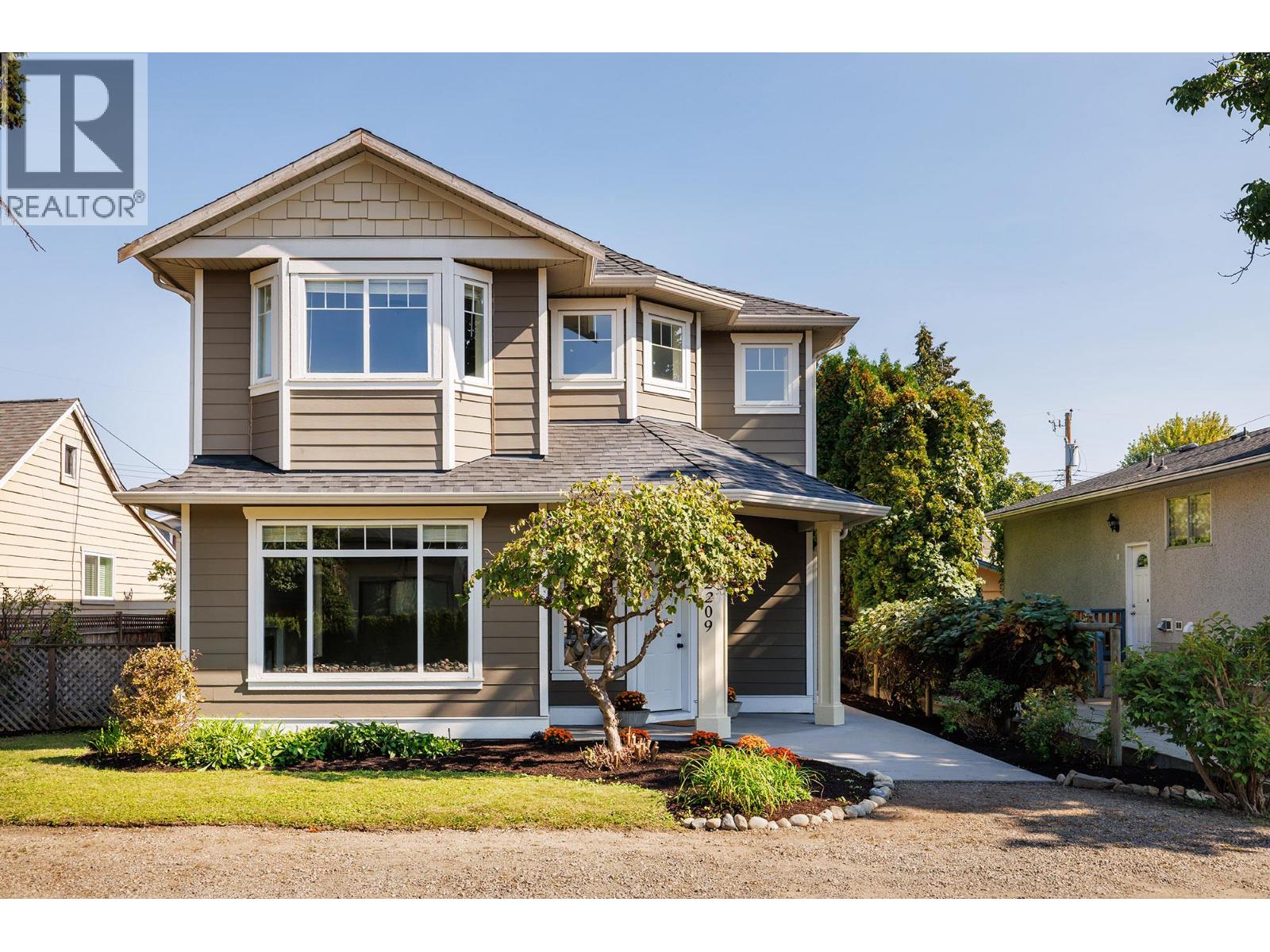 2209 Woodlawn Street, Kelowna, British Columbia