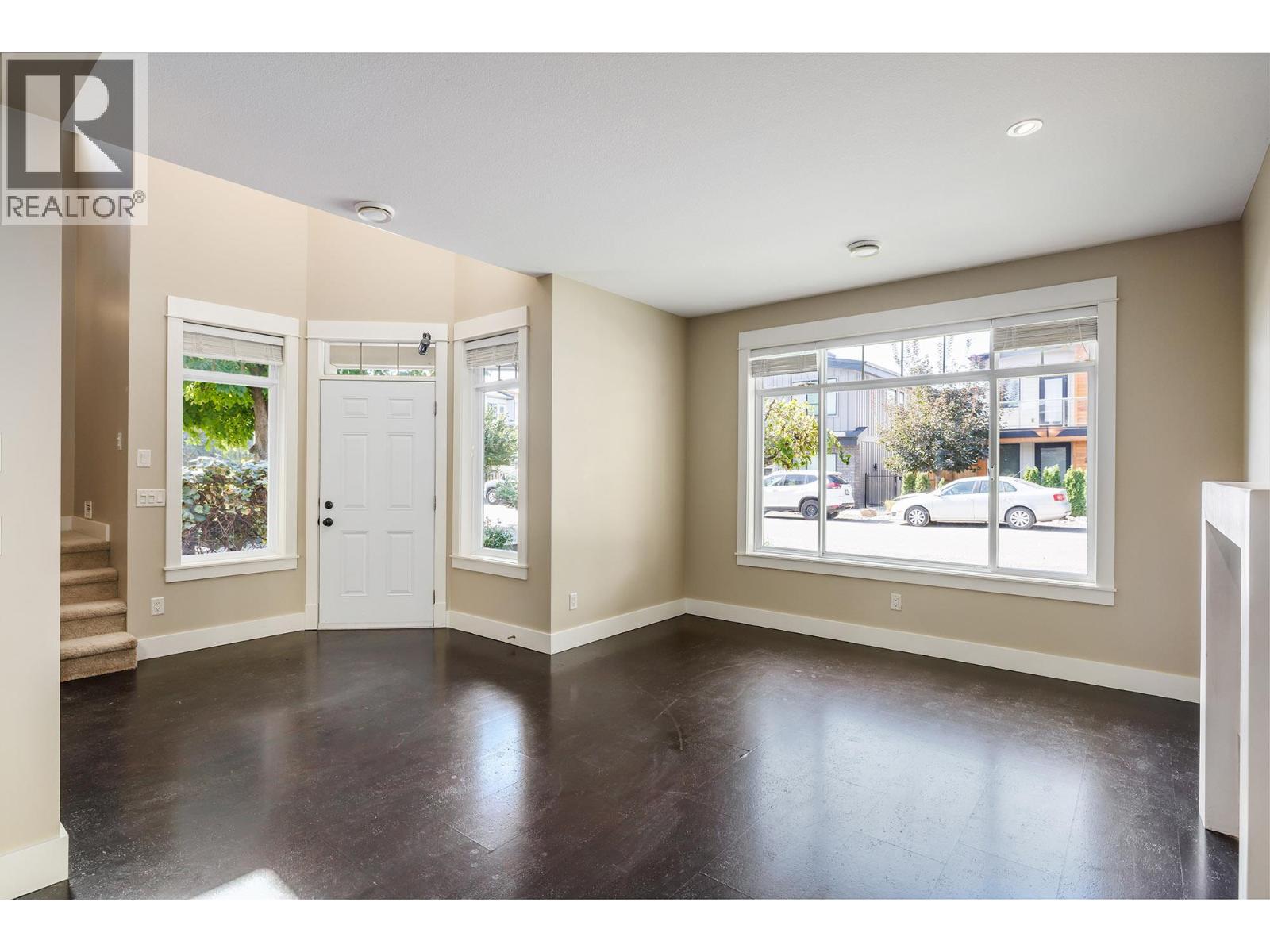 2209 Woodlawn Street, Kelowna, British Columbia  V1Y 2T1 - Photo 6 - 10363550