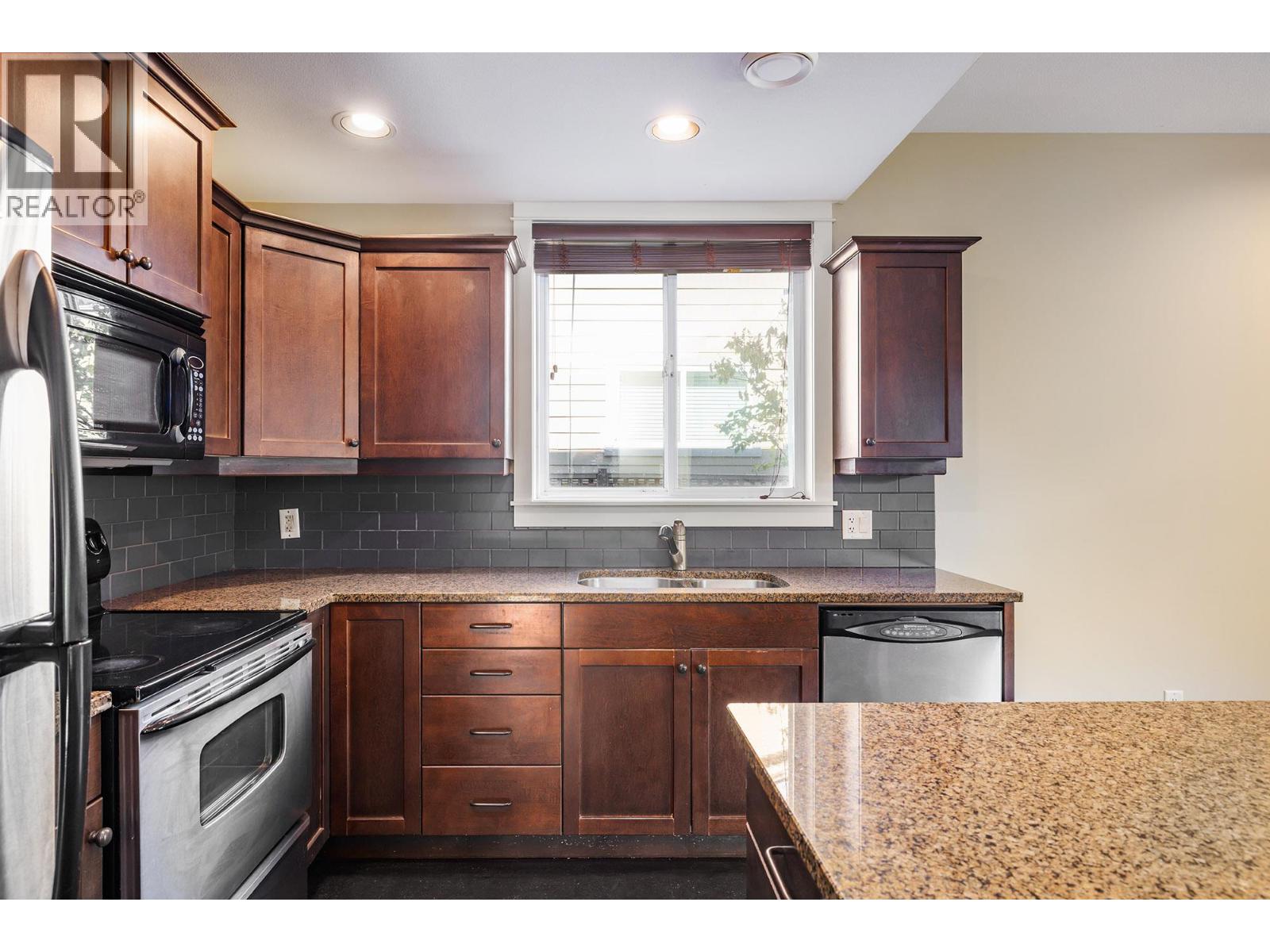 2209 Woodlawn Street, Kelowna, British Columbia  V1Y 2T1 - Photo 12 - 10363550