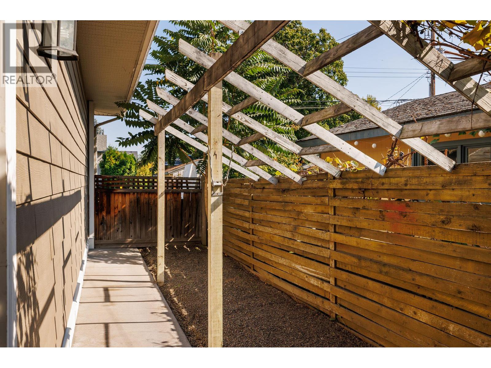 2209 Woodlawn Street, Kelowna, British Columbia  V1Y 2T1 - Photo 33 - 10363550
