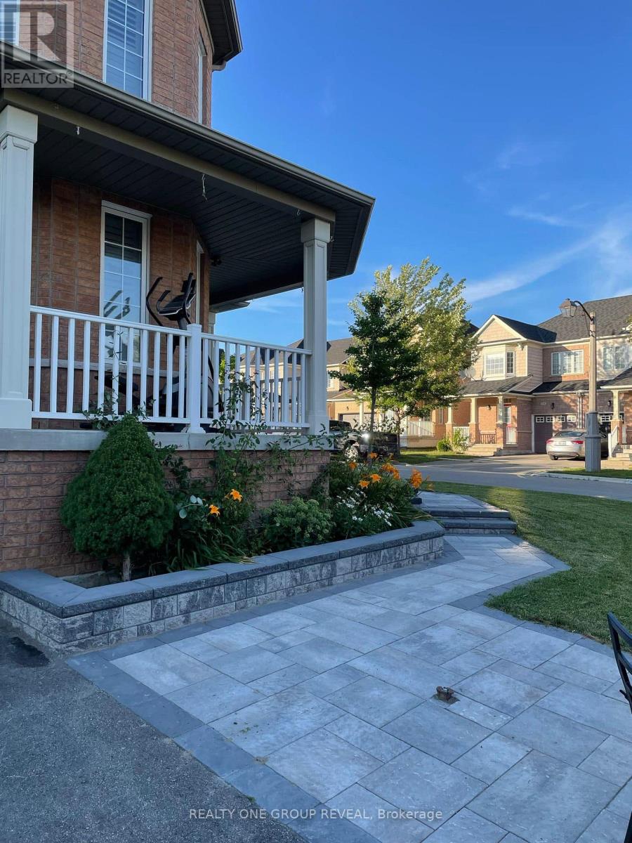 73 Isabella Garden Lane, Whitchurch-Stouffville, Ontario  L4A 0L4 - Photo 5 - N12415523