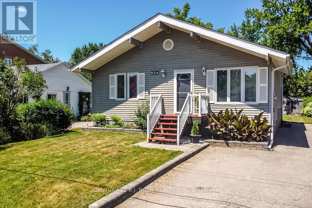 924 VICROL DRIVE, Innisfil, Ontario