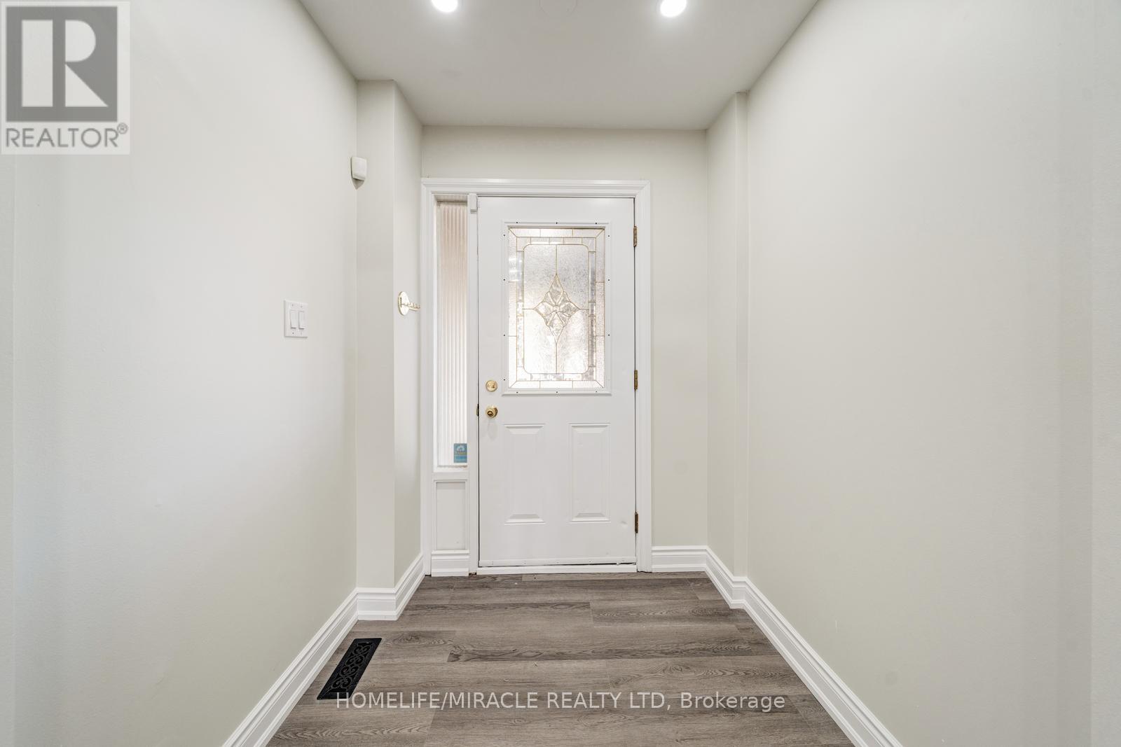 100 Kozlov Street, Barrie, Ontario  L4N 4P9 - Photo 4 - S12415653