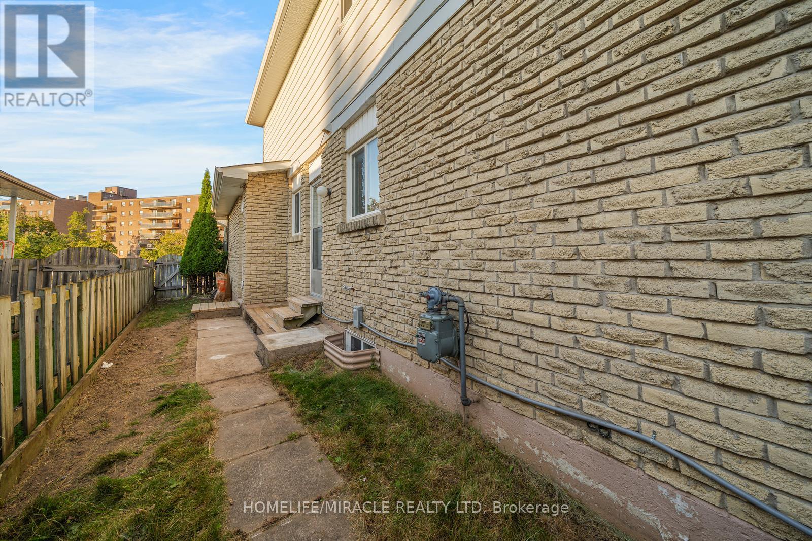 100 Kozlov Street, Barrie, Ontario  L4N 4P9 - Photo 48 - S12415653