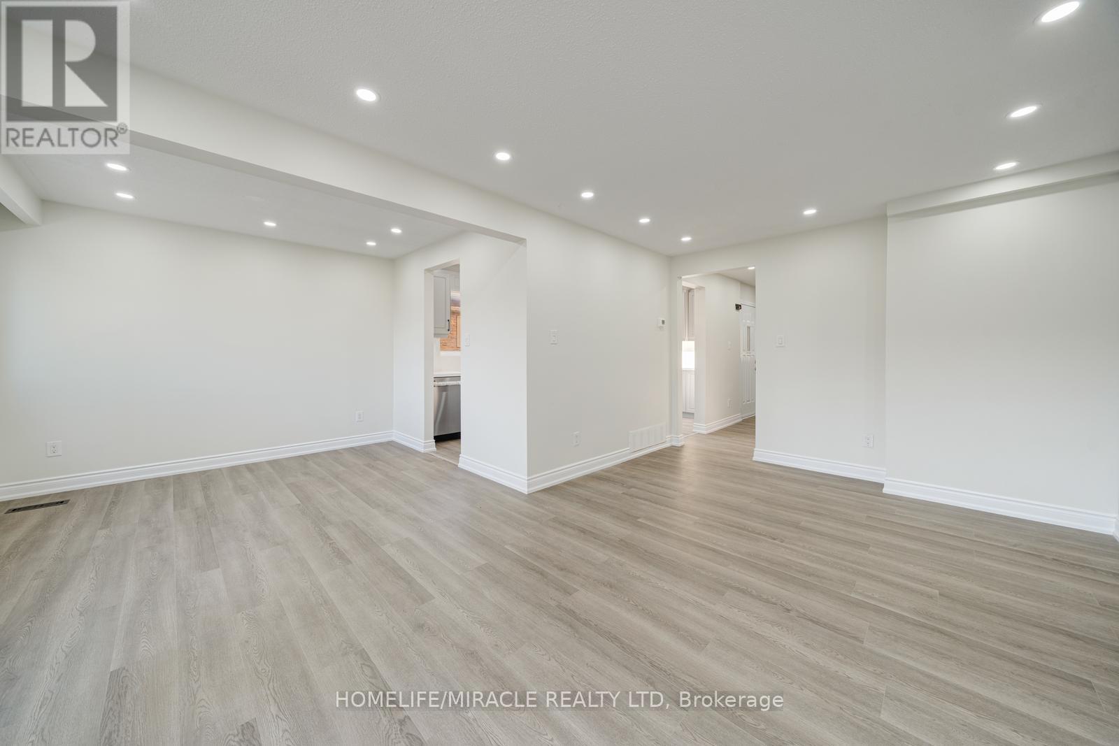 100 Kozlov Street, Barrie, Ontario  L4N 4P9 - Photo 8 - S12415653