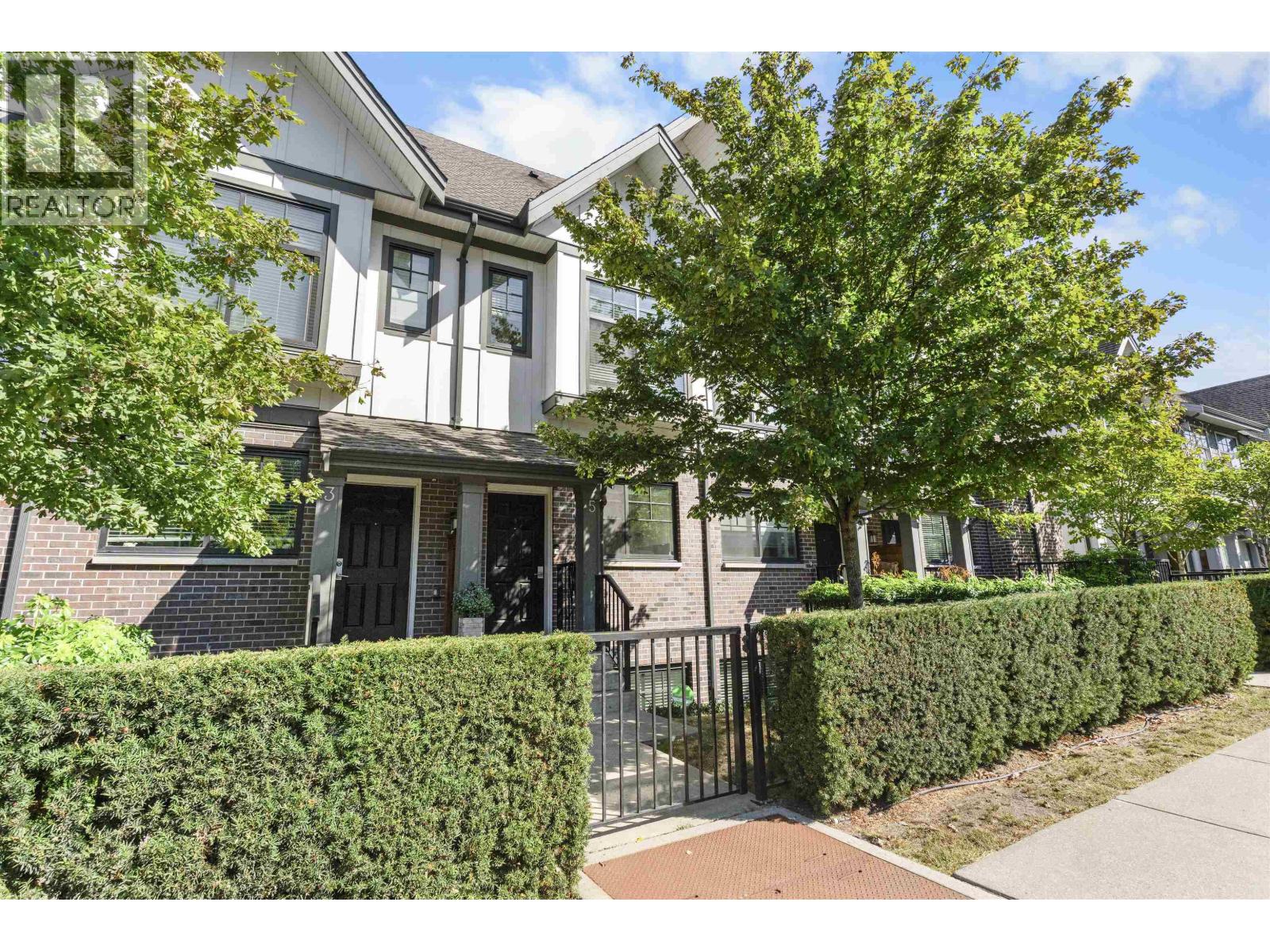 5 5128 Canada Way, Burnaby, British Columbia  V5E 0C3 - Photo 1 - R3047206