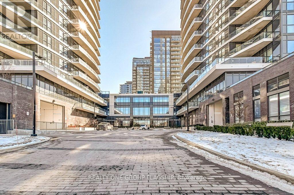 413 - 35 Watergarden Drive, Mississauga, Ontario  L5R 0G8 - Photo 2 - W12415588