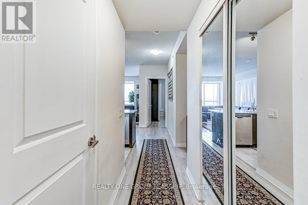 413 - 35 Watergarden Drive, Mississauga, Ontario  L5R 0G8 - Photo 3 - W12415588