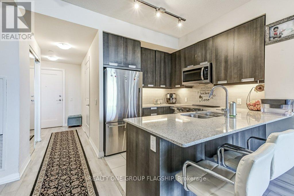 413 - 35 Watergarden Drive, Mississauga, Ontario  L5R 0G8 - Photo 5 - W12415588