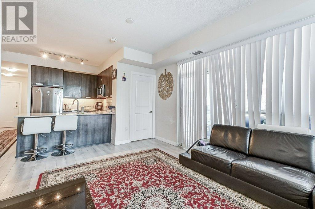 413 - 35 Watergarden Drive, Mississauga, Ontario  L5R 0G8 - Photo 8 - W12415588
