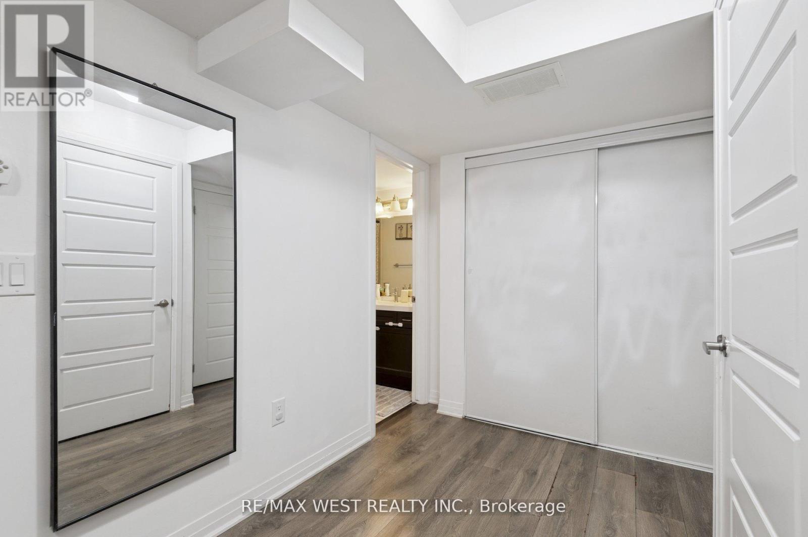 10 - 187 William Duncan Road, Toronto, Ontario  M3K 0B7 - Photo 13 - W12415596