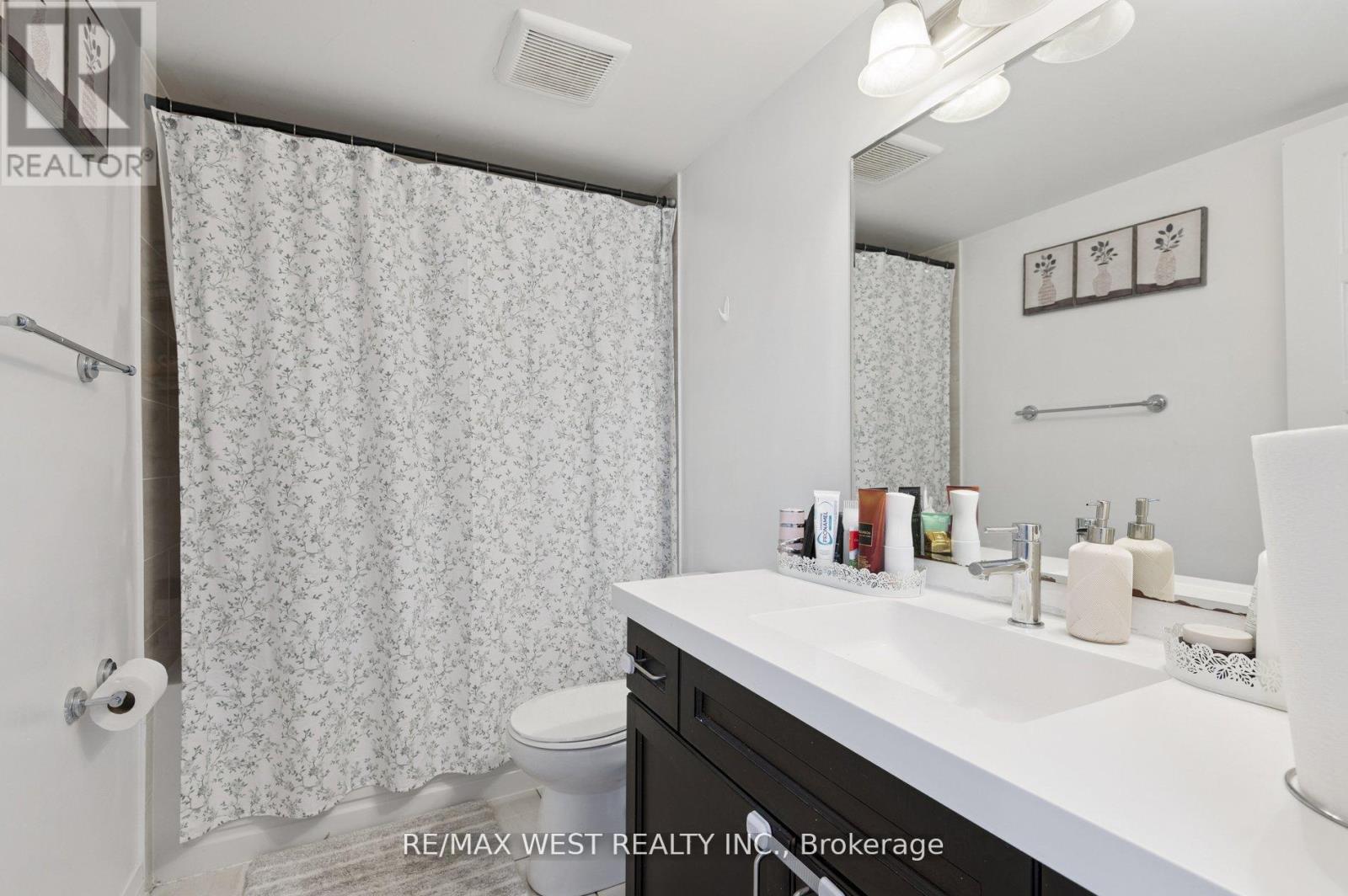 10 - 187 William Duncan Road, Toronto, Ontario  M3K 0B7 - Photo 17 - W12415596